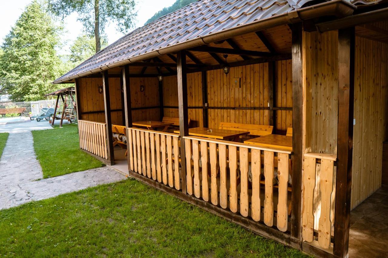 Pensiunea Petru Sugag Exterior photo
